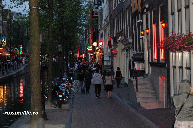 Amsterdam_ the_place_galerie_13.jpg
